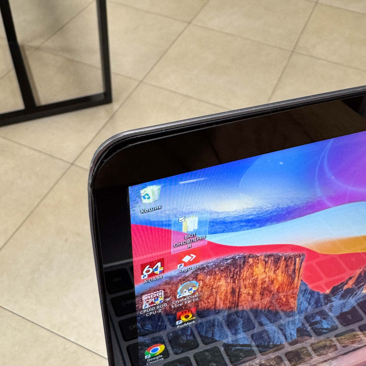Cенсорний ультрабук 2в1 Samsung 7 Spin (NP730QAA) / 13.3" FullHD, IPS / Intel Core i5 8250U (4 ядра / 8 потоків) / Intel UHD 620/ 8 GB/ 256 GB SSD (Б/В)