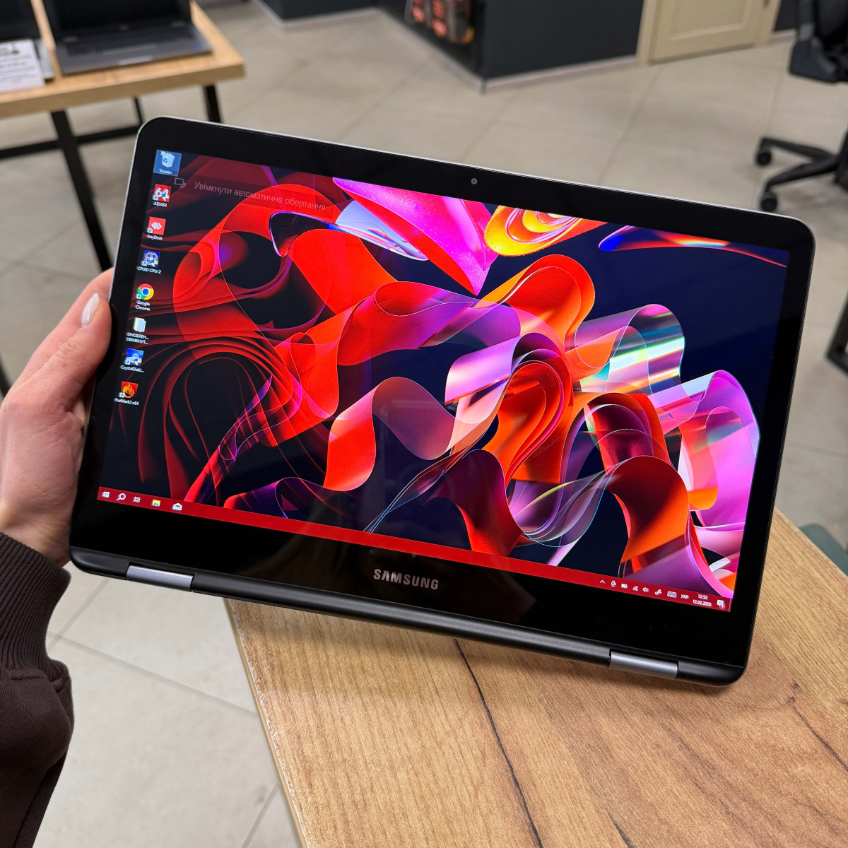 Cенсорний ультрабук 2в1 Samsung 7 Spin (NP730QAA)/  13.3" FullHD, IPS/ Intel Core i5 8250U (4 ядра/ 8 потоків)/ Intel UHD 620/ 8 GB/ 256 GB SSD (Б/В)