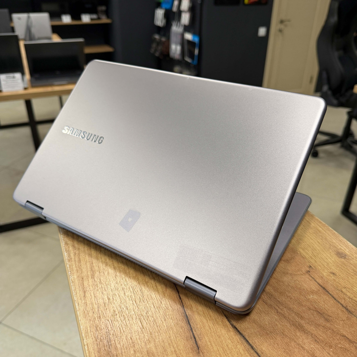 Cенсорний ультрабук 2в1 Samsung 7 Spin (NP730QAA)/  13.3" FullHD, IPS/ Intel Core i5 8250U (4 ядра/ 8 потоків)/ Intel UHD 620/ 8 GB/ 256 GB SSD (Б/В)