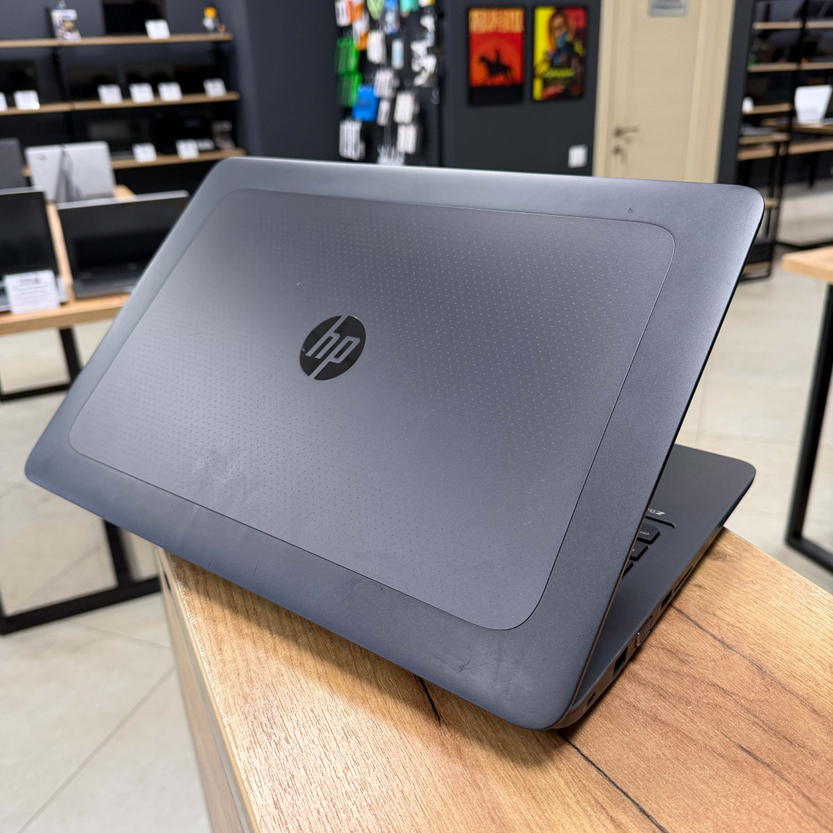 Ноутбук HP ZBook 15 G3/ 15.6" FullHD/ Intel Core i7 6700HQ (4 ядра/ 8 потоків)/ AMD FirePro W5170M (на 2 GB)/ 16 GB/ 256 GB NVME/ NO Microphone (Б/В)