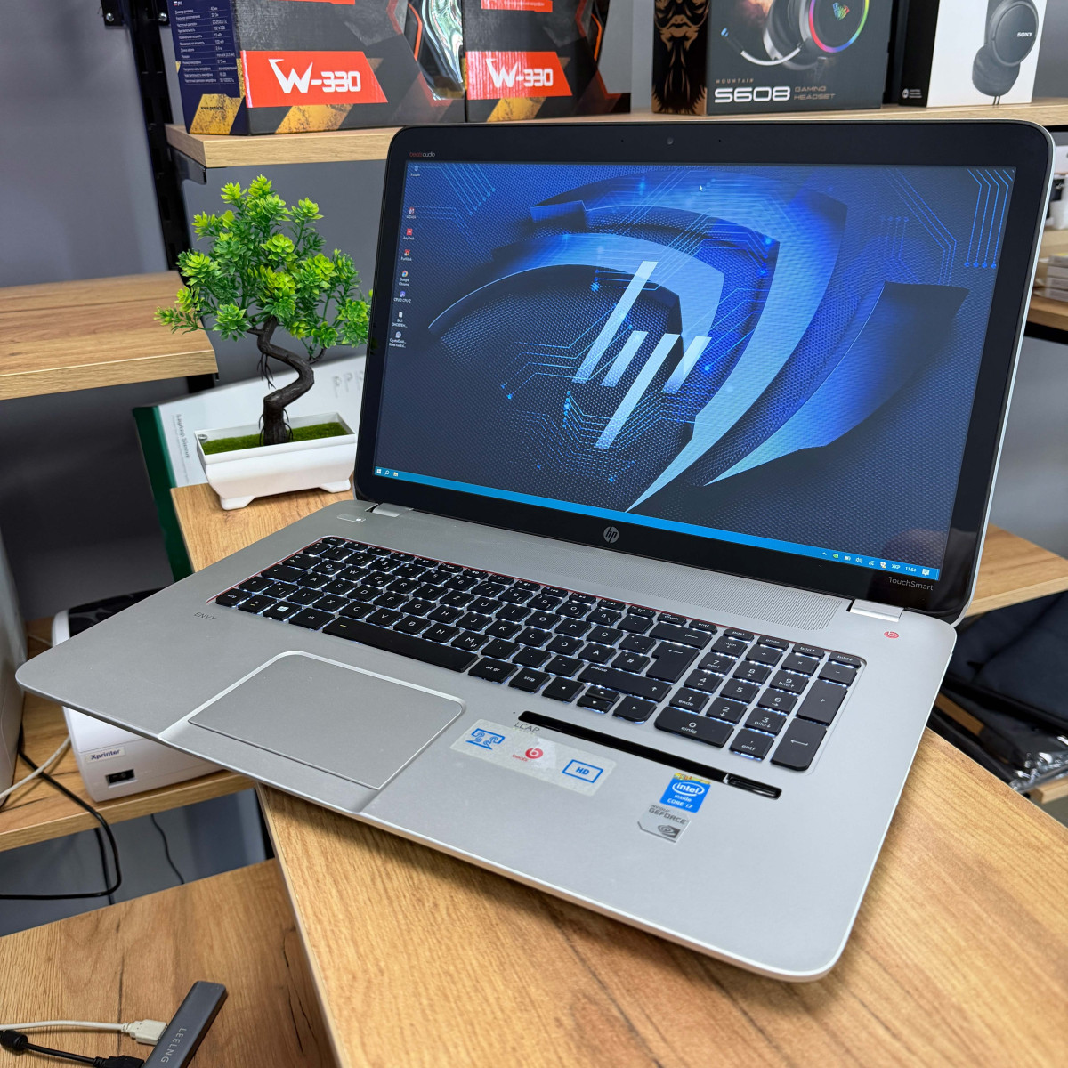 Ігровий ноутбук HP ENVY 17-j188sf/ 17.3" FullHD, сенсорний/ Intel Core i7 4702MQ (4 ядра/ 8 потоків)/ NVIDIA GeForce GT 750M (на 4 GB)/ 8 GB/ 500 GB SSD (Б\В)