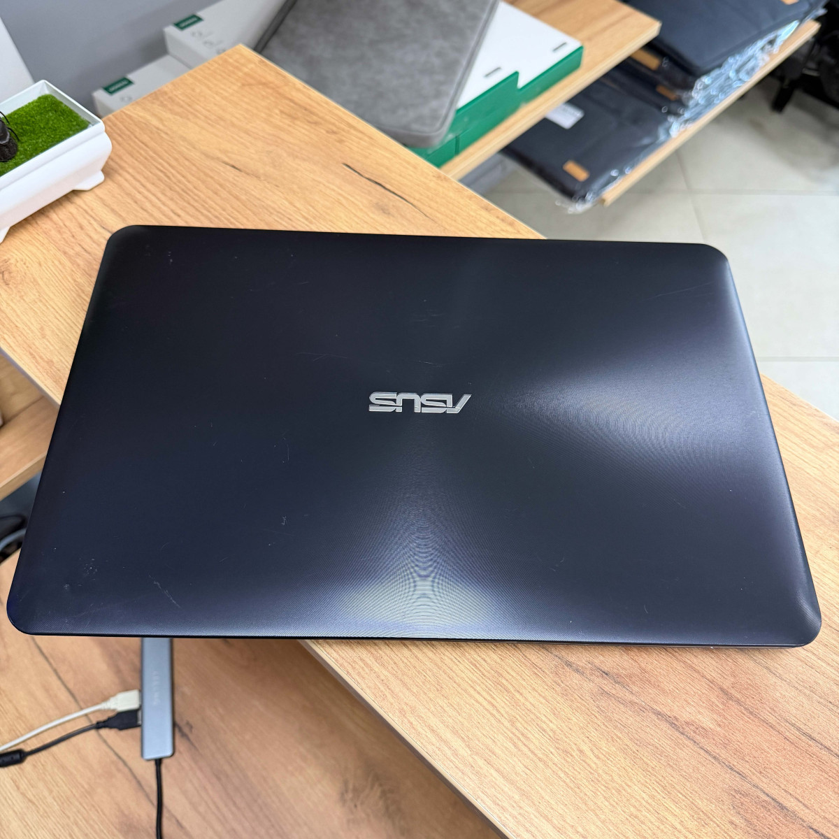 Ігровий ноутбук Asus X555LJ/ 15.6" HD/ Intel Core i3 5005U/ NVIDIA GeForce 920M (на 2 GB)/ 4 GB/ 256 GB SSD (Б/В)