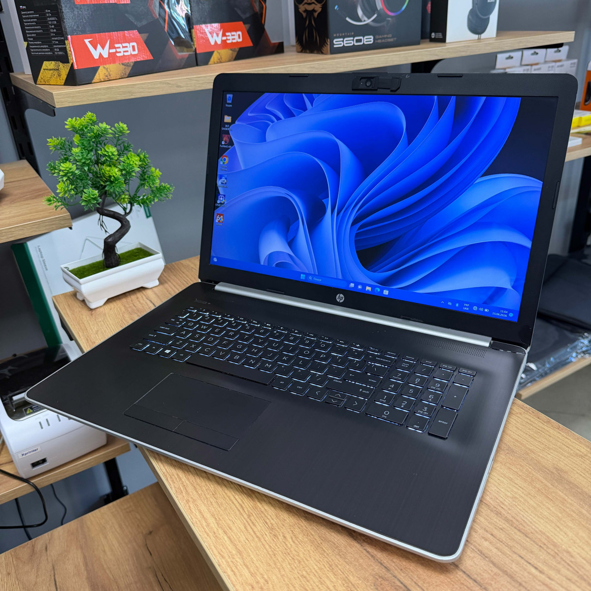 Сенсорний ноутбук HP 17-ca1055cl/ 17.3" HD+ (1600×900)/ Intel Core i3 1115G4 (2.2 - 4.1 ГГц)/ Intel UHD/ 8 GB/ 256 GB SSD NVME (Б/В)