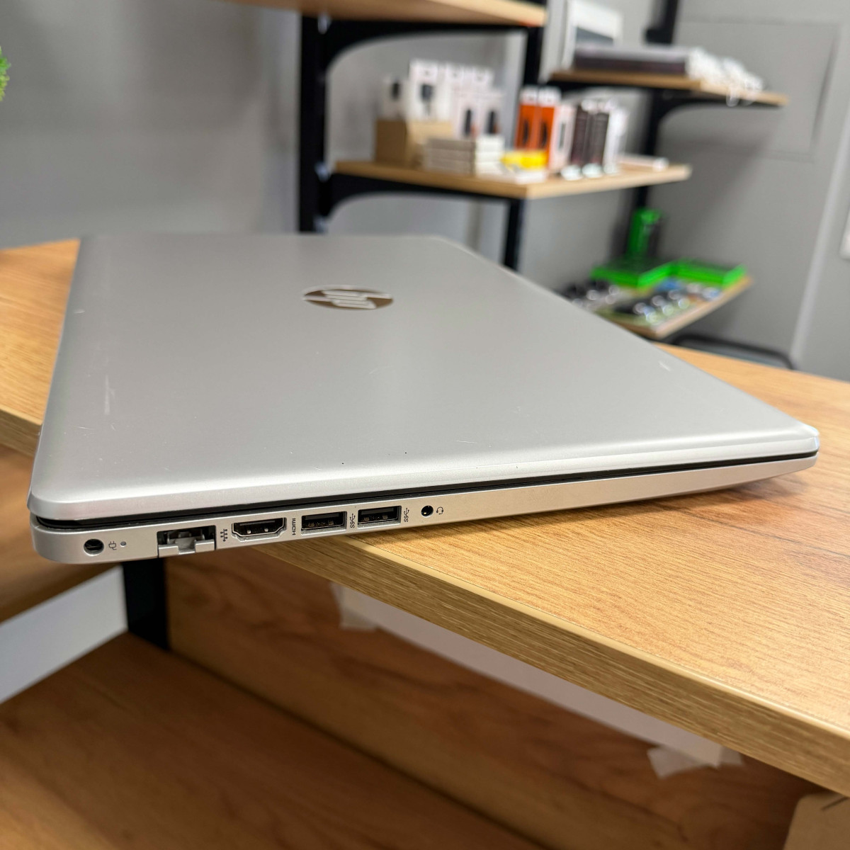 Сенсорний ноутбук HP 17-ca1055cl/ 17.3" HD+ (1600×900)/ Intel Core i3 1115G4 (2.2 - 4.1 ГГц)/ Intel UHD/ 8 GB/ 256 GB SSD NVME (Б/В)