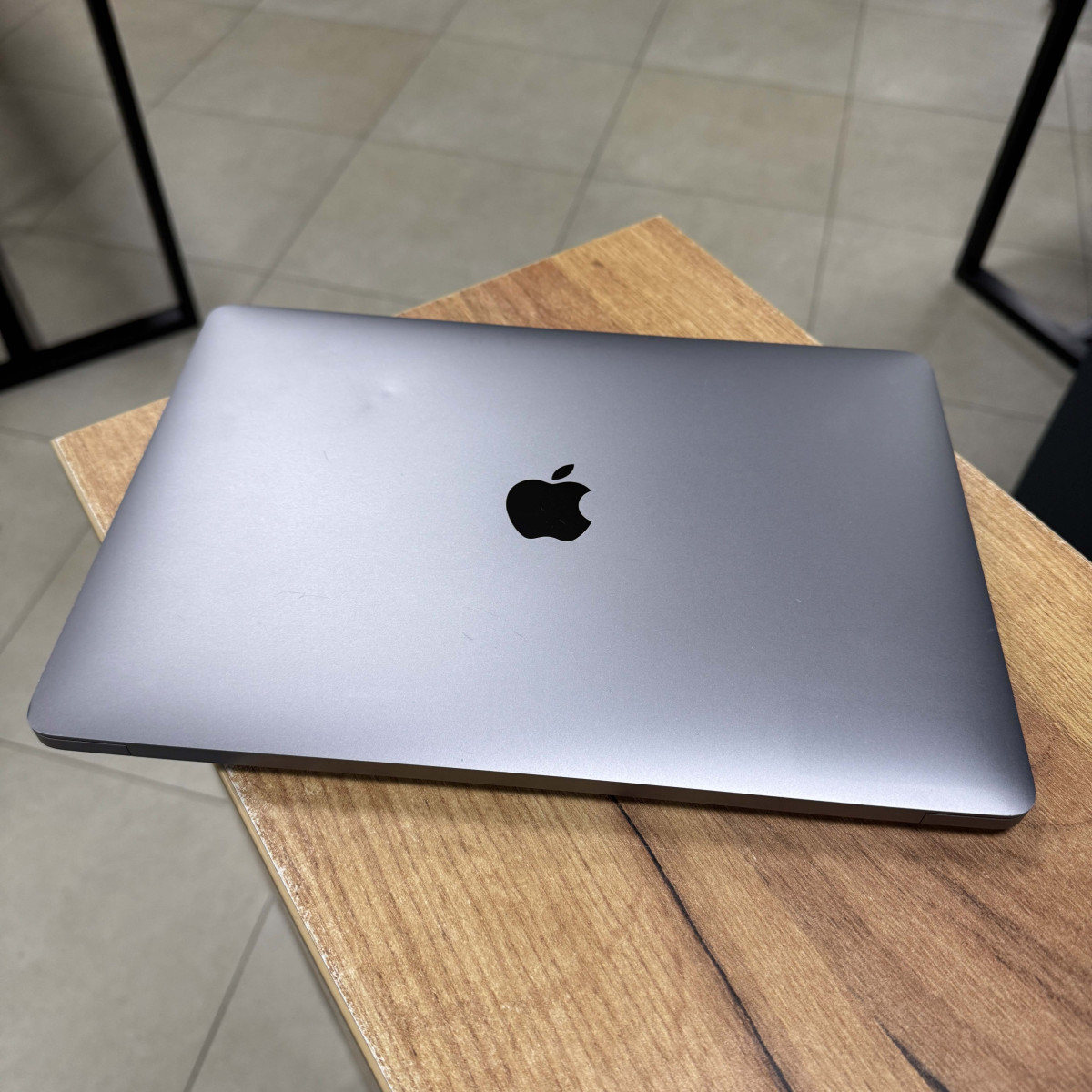 Ноутбук Apple A1932 MacBook Air (2018)/ 13.3" (2560x1600) Retina, IPS/ Intel Core i5 8210Y (1.60 - 3.6 ГГц)/ Intel UHD 617/  8 GB/ 128 GB SSD (Б\В)