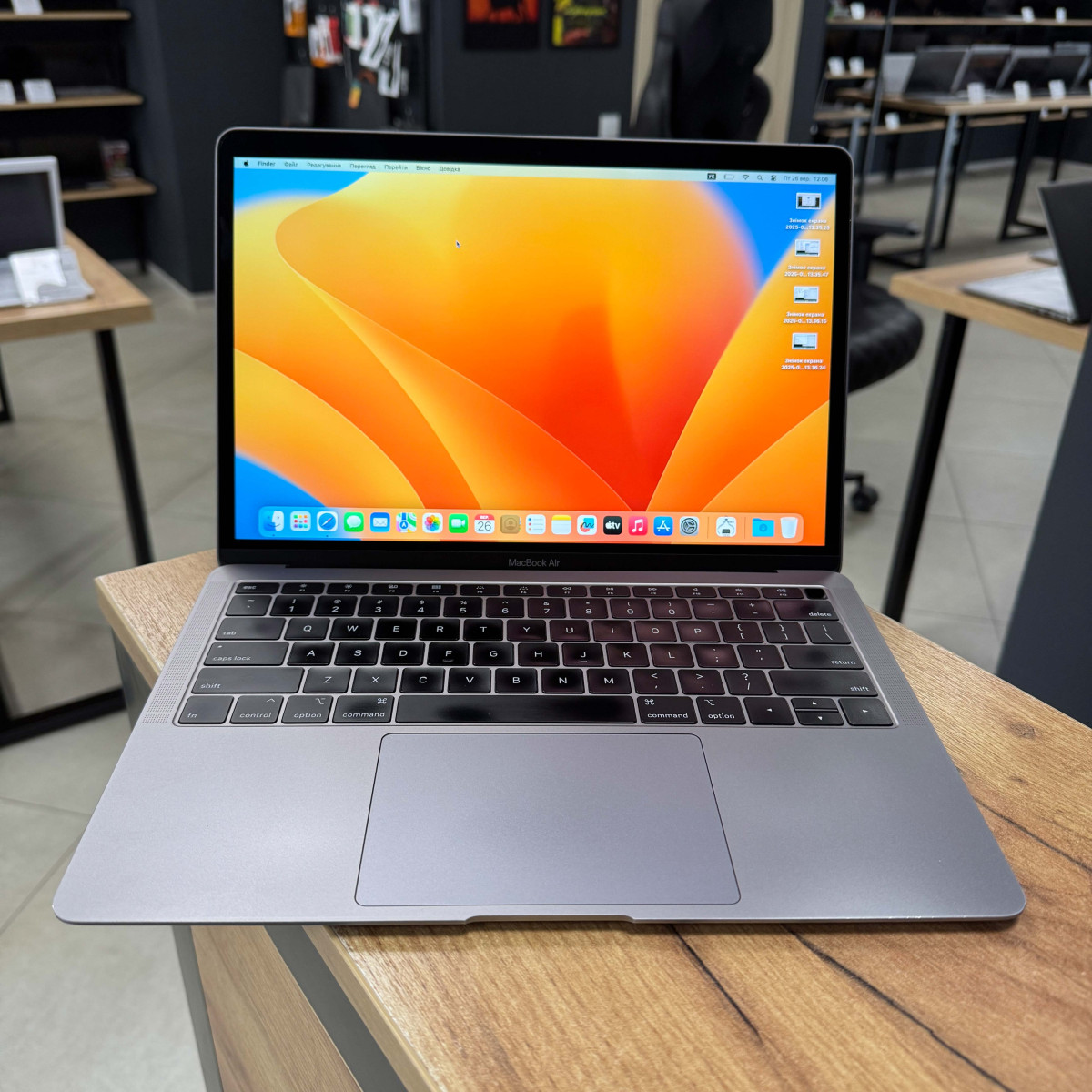 Ноутбук Apple MacBook Air 13" A1932/ 13.3" (2560x1600) Retina, IPS/ Intel Core i5/ 8 GB/ 128 GB SSD (Б\В)
