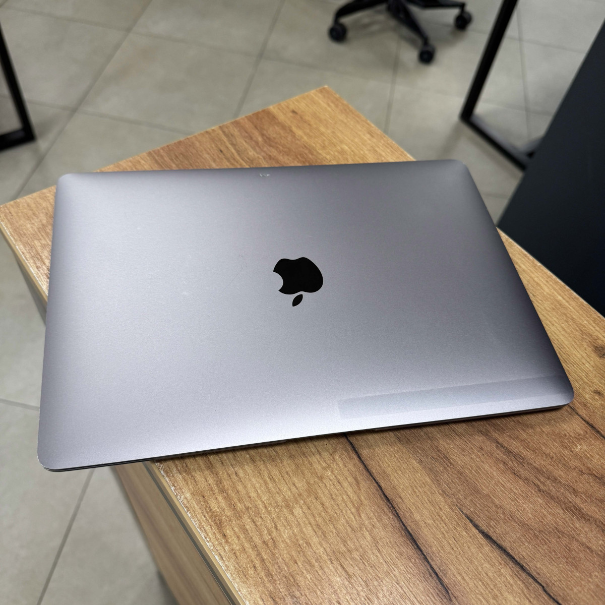 Ноутбук Apple MacBook Air 13" A1932/ 13.3" (2560x1600) Retina, IPS/ Intel Core i5/ 8 GB/ 128 GB SSD (Б\В)