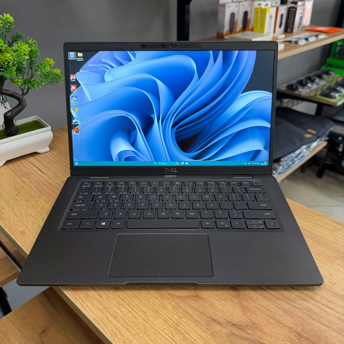 Ультрабук Dell Latitude 7320/ 13.3" FullHD, IPS/ Intel Core i5 1145G7 (4 ядра/ 8 потоків)/ Intel Iris Xe/ 8 GB/ 256 GB NVME (Б/В)