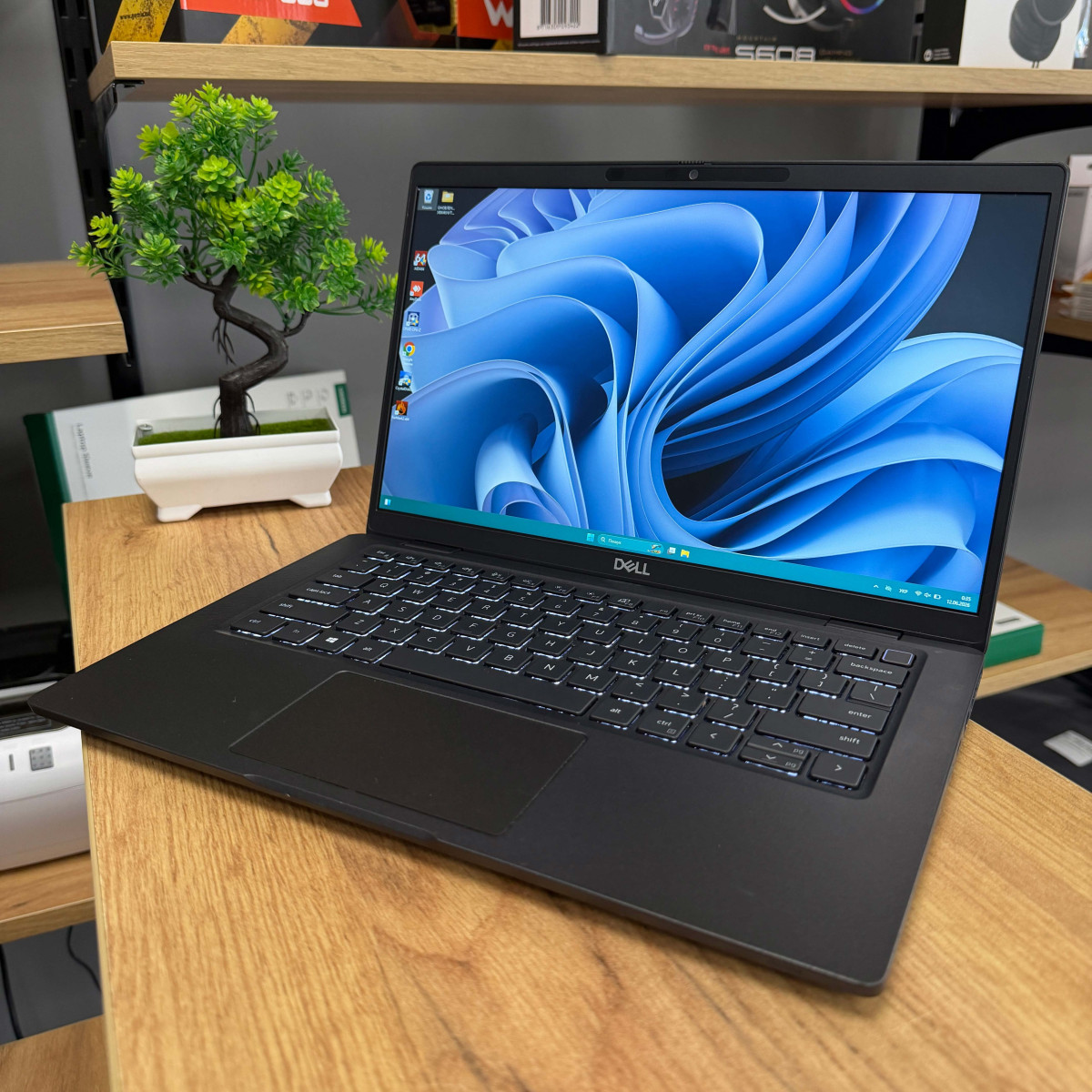 Ультрабук Dell Latitude 7320/ 13.3" FullHD, IPS/ Intel Core i5 1145G7 (4 ядра/ 8 потоків)/ Intel Iris Xe/ 8 GB/ 256 GB NVME (Б/В)