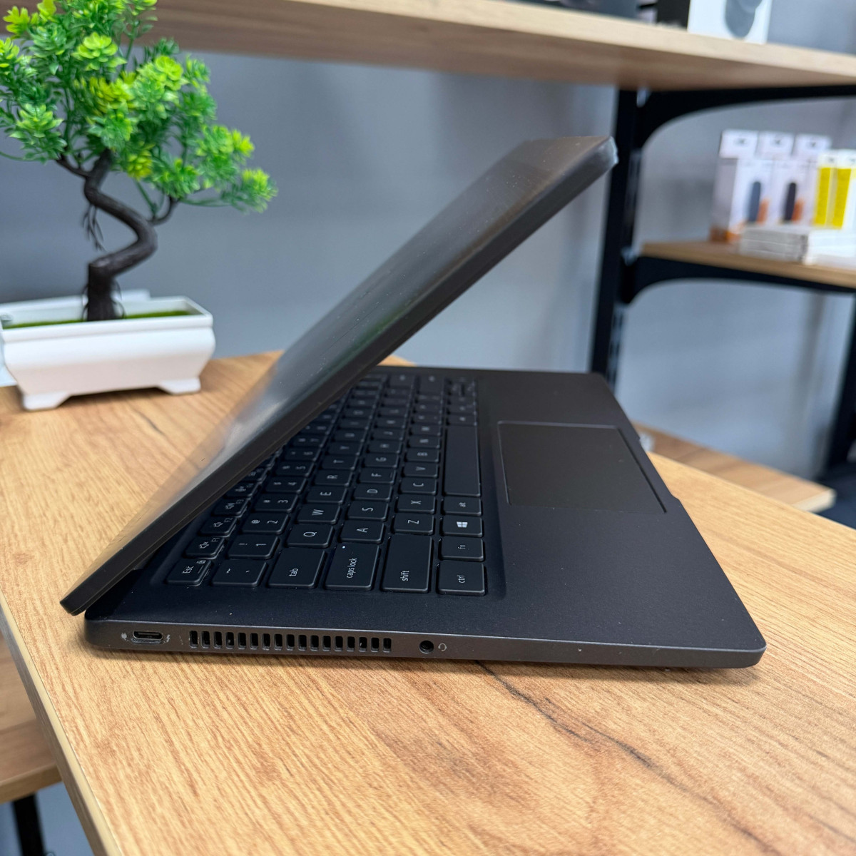 Ультрабук Dell Latitude 7320/ 13.3" FullHD, IPS/ Intel Core i5 1145G7 (4 ядра/ 8 потоків)/ Intel Iris Xe/ 8 GB/ 256 GB NVME (Б/В)