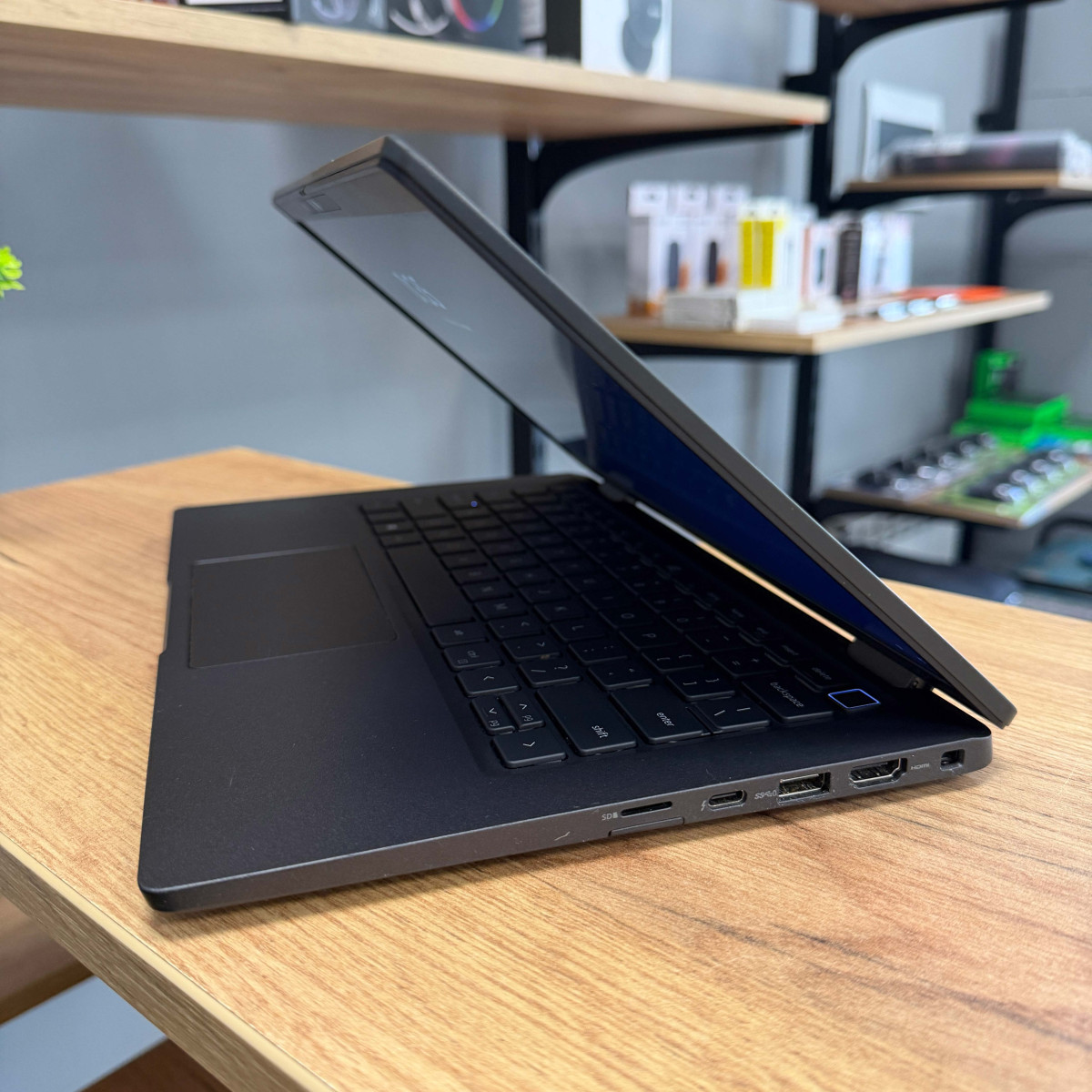 Ультрабук Dell Latitude 7320/ 13.3" FullHD, IPS/ Intel Core i5 1145G7 (4 ядра/ 8 потоків)/ Intel Iris Xe/ 8 GB/ 256 GB NVME (Б/В)