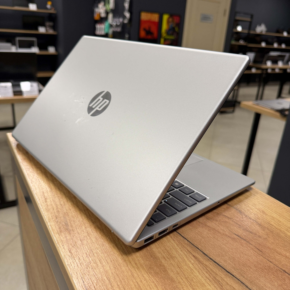 УЦІНКА! Ультрабук HP 15-fd0055tg/ 15.6" FullHD/ Intel Core i3 N305 (8 ядер, до 3.8 Ггц)/ Intel UHD/ 8 GB/ 256 GB SSD NVME (Б/В)