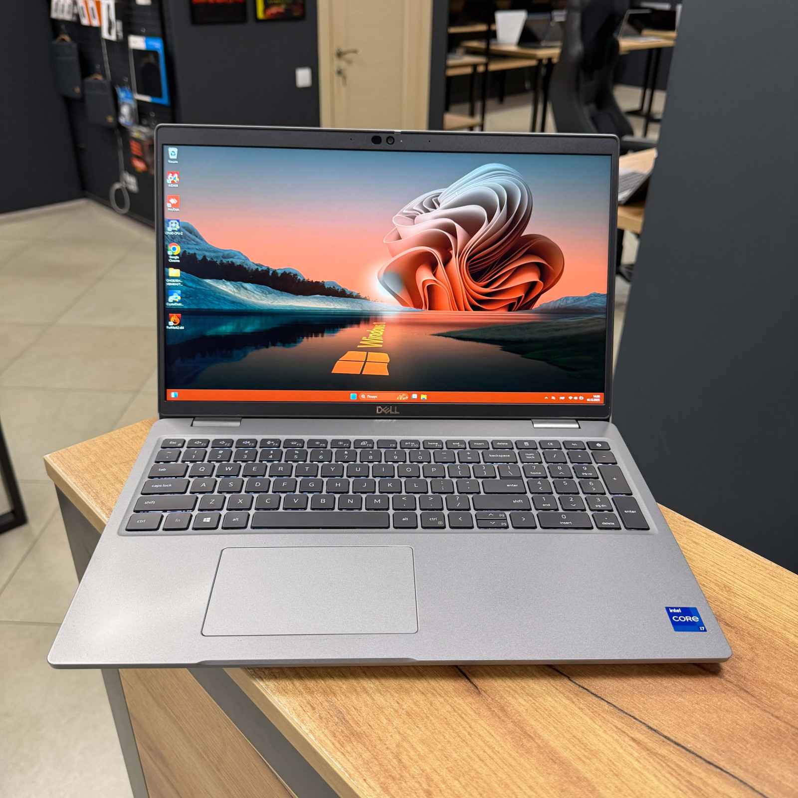Сенсорный ноутбук Dell Latitude 5520/15.6