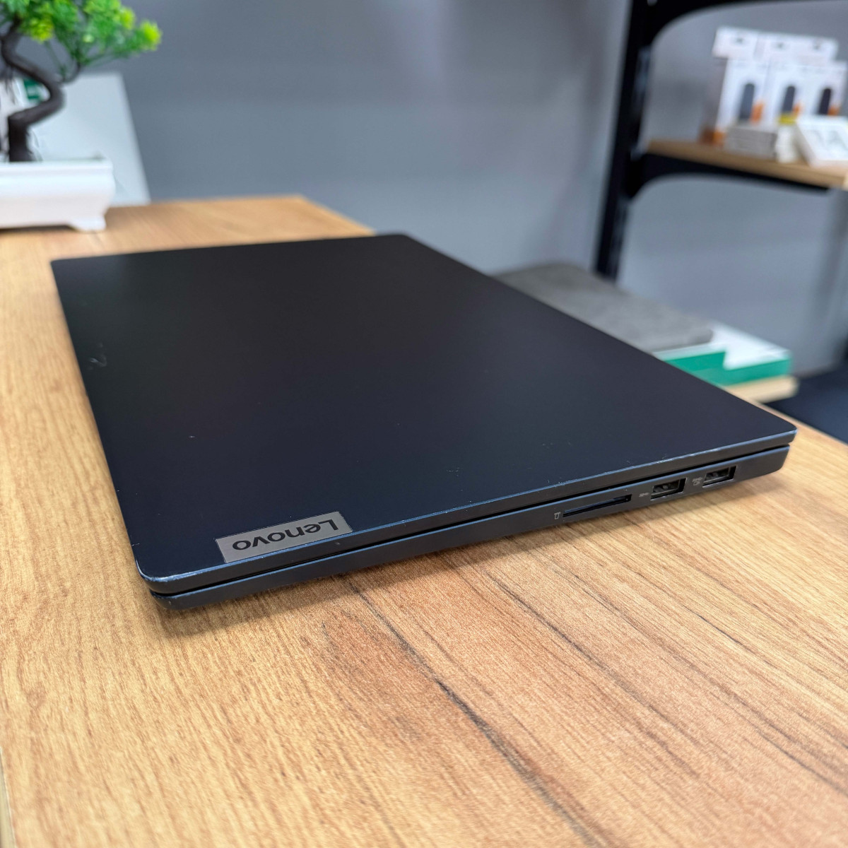 Ультрабук Lenovo IdeaPad 5 14ITL05/ 14" FullHD, IPS/ Intel Core i5 1135G7 (4 ядра/ 8 потоків)/ Intel Iris Xe/ 8 GB/ 256 GB NVME (Б/В) Ультрабук Lenovo IdeaPad 5 14ITL05/ 14" FullHD, IPS/ Intel Core i5 1135G7 (4 ядра/ 8 потоків)/ Intel Iris Xe/ 8 GB/ 256 GB NVME (Б/В)