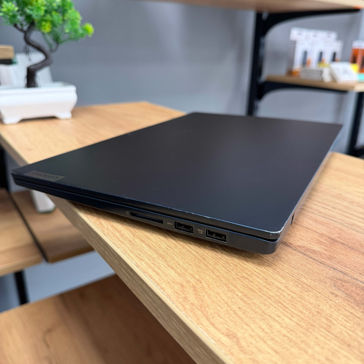 Ультрабук Lenovo IdeaPad 5 14ITL05/ 14" FullHD, IPS/ Intel Core i5 1135G7 (4 ядра/ 8 потоків)/ Intel Iris Xe/ 8 GB/ 256 GB NVME (Б/В) Ультрабук Lenovo IdeaPad 5 14ITL05/ 14" FullHD, IPS/ Intel Core i5 1135G7 (4 ядра/ 8 потоків)/ Intel Iris Xe/ 8 GB/ 256 GB NVME (Б/В)