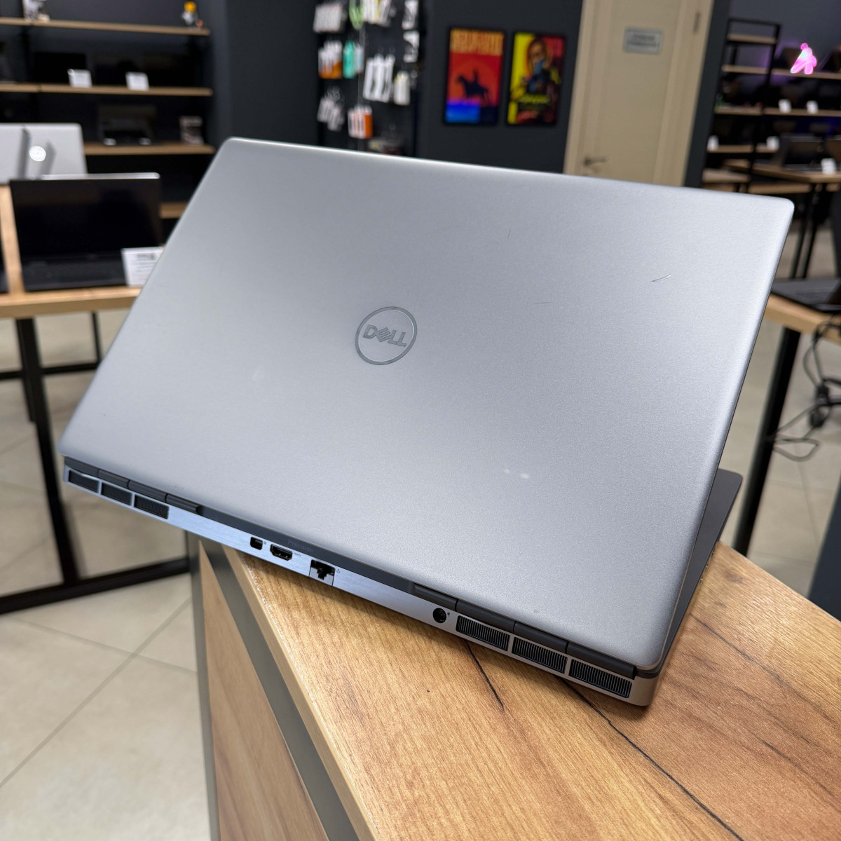 Ноутбук Dell Precision 7750/ 17.3" FullHD, IPS/ Intel Core i5 10400H (2.6 - 4.6 ГГц)/ NVIDIA Quadro RTX 3000 (на 6 GB)/ 16 GB/ 512 GB NVME/ NO Microphone (Б/В) 