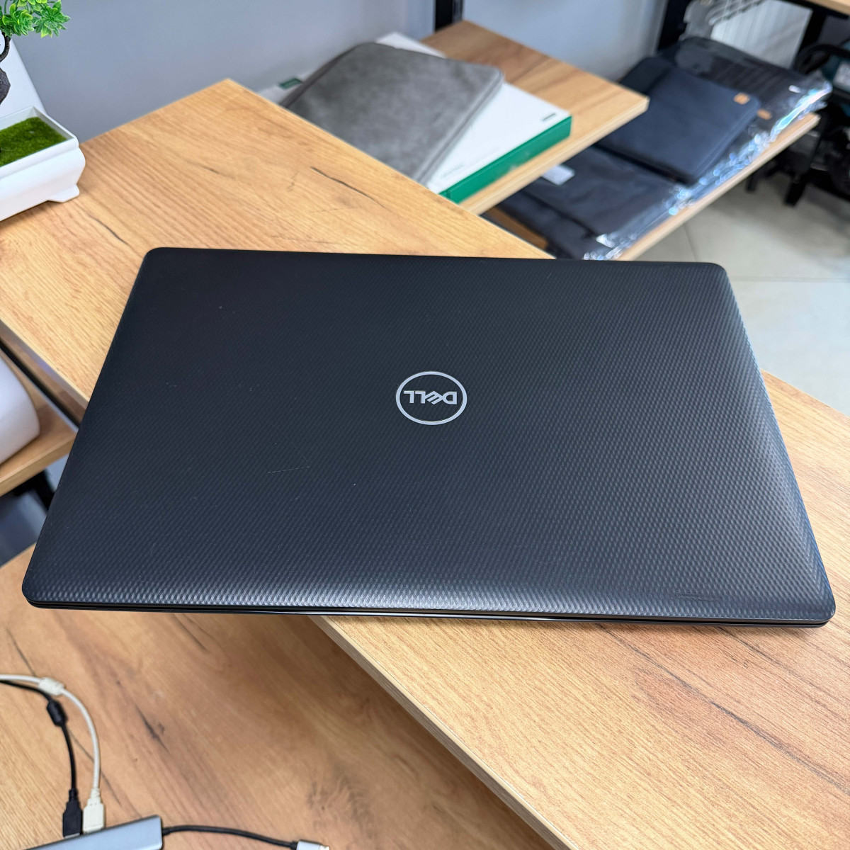 Сенсорний ноутбук Dell Inspiron 3593/ 15.6" HD/ Intel Core i3 1005G1 (до 3.4 ГГц)/ Intel UHD/ 8 GB/ 256 GB SSD NVME (Б/В) Сенсорний ноутбук Dell Inspiron 3593/ 15.6" HD/ Intel Core i3 1005G1 (до 3.4 ГГц)/ Intel UHD/ 8 GB/ 256 GB SSD NVME (Б/В)