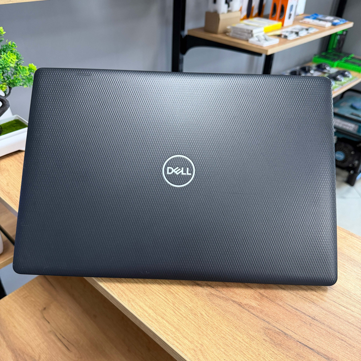 Сенсорний ноутбук Dell Inspiron 3593/ 15.6" HD/ Intel Core i3 1005G1 (до 3.4 ГГц)/ Intel UHD/ 8 GB/ 256 GB SSD NVME (Б/В) Сенсорний ноутбук Dell Inspiron 3593/ 15.6" HD/ Intel Core i3 1005G1 (до 3.4 ГГц)/ Intel UHD/ 8 GB/ 256 GB SSD NVME (Б/В)