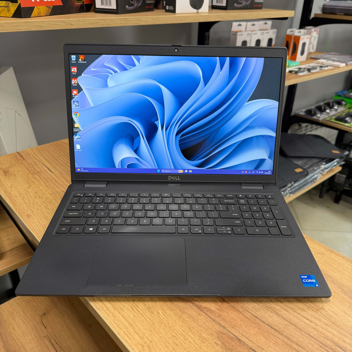 УЦІНКА! Ноутбук Dell Latitude 3520/ 15.6" FullHD/ Intel Core i5 1135G7 (4 ядра/ 8 потоків)/ Intel Iris Xe/ 8 GB/ 128 GB NVME/ NO Webcam and Microfon (Б/В)