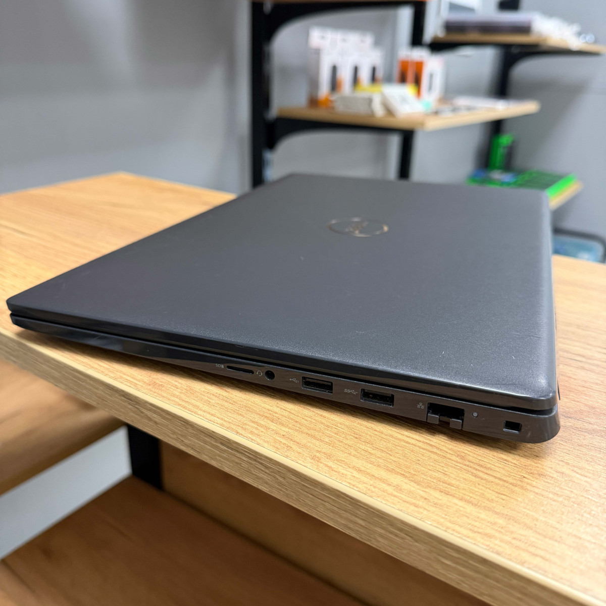 УЦІНКА! Ноутбук Dell Latitude 3520/ 15.6" FullHD/ Intel Core i5 1135G7 (4 ядра/ 8 потоків)/ Intel Iris Xe/ 8 GB/ 128 GB NVME/ NO Webcam and Microfon (Б/В)