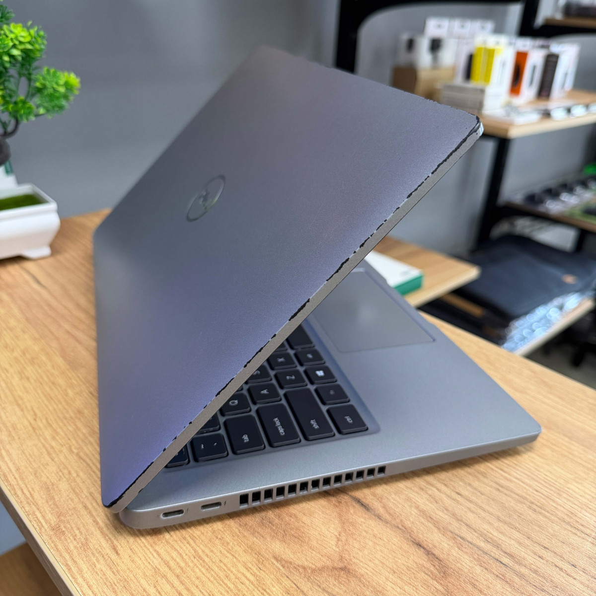 Ноутбук Dell Latitude 5420/ 14" HD/ Intel Core i5 1145G7 (4 ядра/ 8 потоків)/ Intel Iris Xe/ 8 GB/ 256 GB NVME (Б/В)