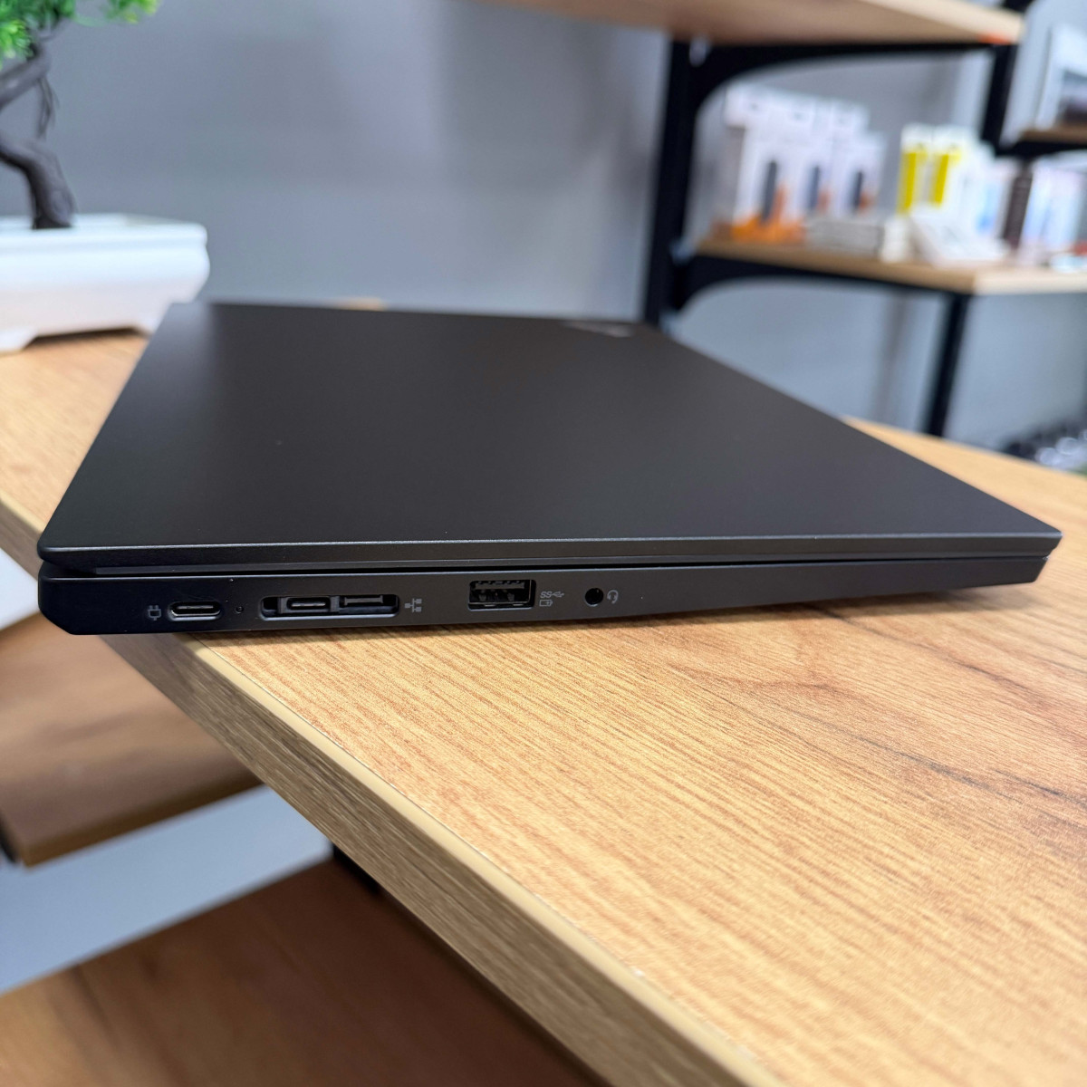 Ультрабук Lenovo ThinkPad L13 Gen 2/ 13.3" FullHD, IPS/ AMD Ryzen 5 PRO 5650U (6 ядер/ 12 потоків)/ AMD Radeon RX Vega 7/ 8 GB/ 256 GB NVME (Б/В)