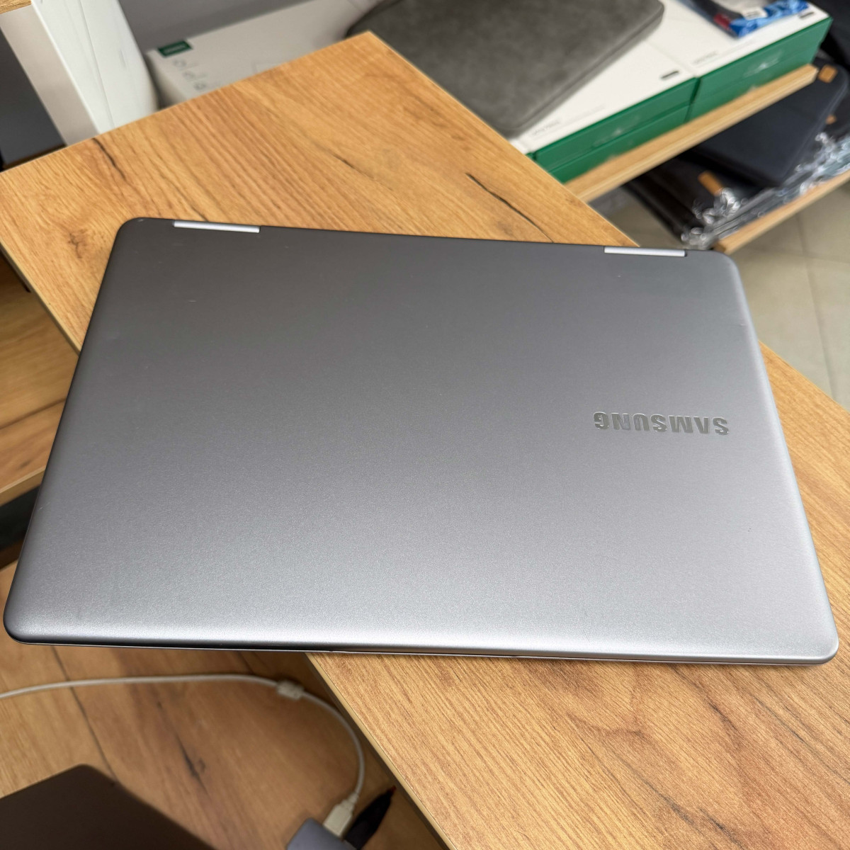 Сенсорний ультрабук 2в1 Samsung 9 Pro (NP940X5N)/  15.0" FullHD, IPS/ Intel Core i7 8550U (4 ядра/ 8 потоків)/ AMD Radeon 500 (на 2 GB)/ 16 GB/ 128 GB SSD (Б/В)