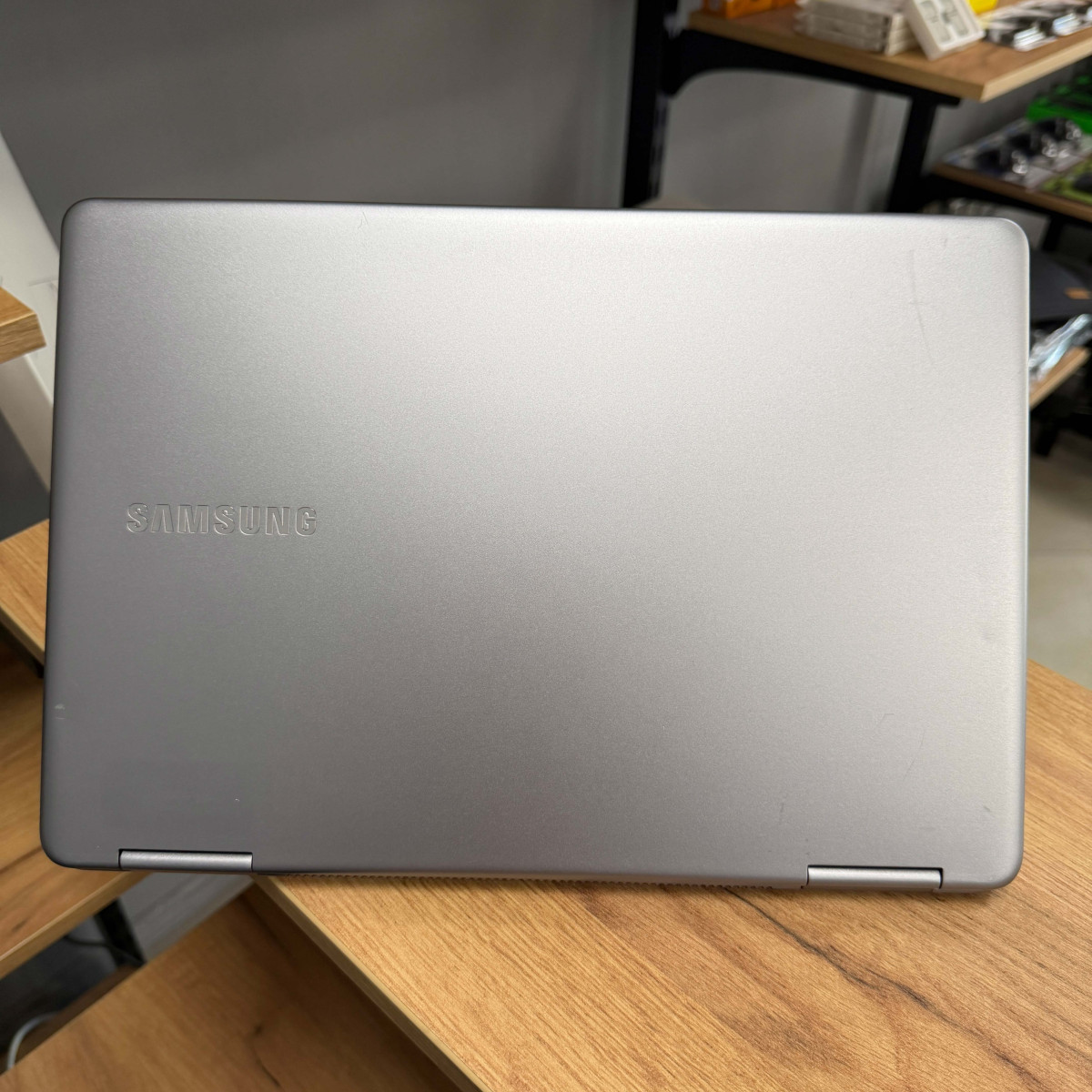 Сенсорний ультрабук 2в1 Samsung 9 Pro (NP940X5N)/  15.0" FullHD, IPS/ Intel Core i7 8550U (4 ядра/ 8 потоків)/ AMD Radeon 500 (на 2 GB)/ 16 GB/ 128 GB SSD (Б/В)