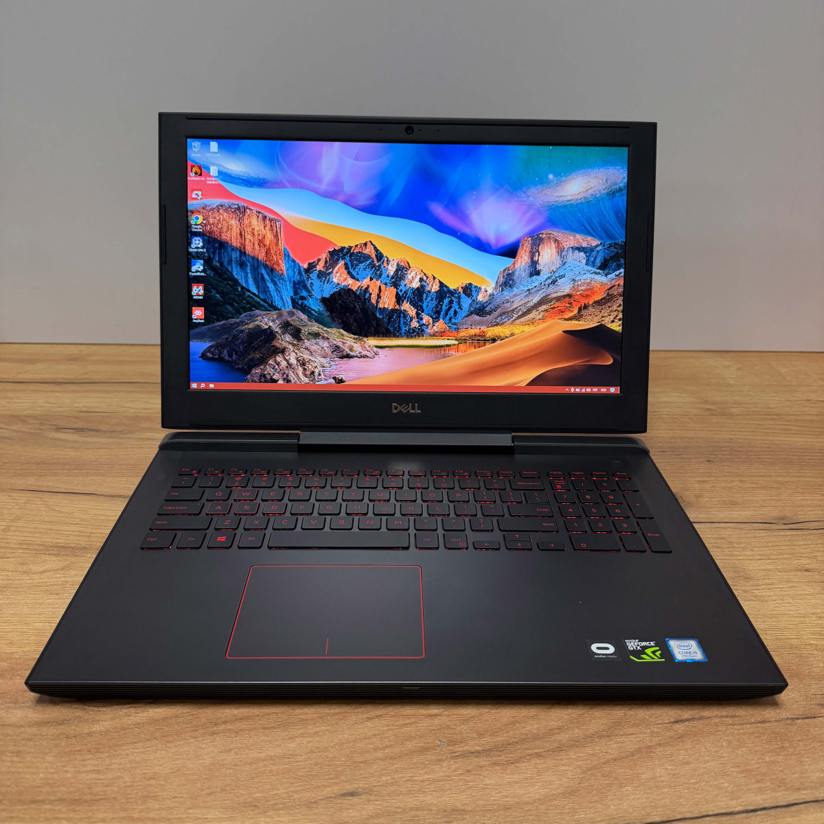 Ігровий ноутбук Dell Inspiron 15 7577/ 15.6" FullHD, IPS/ Intel Core i7 7700HQ (2.80 - 3.8 ГГц)/ NVIDIA GeForce GTX 1060 (на 6 GB) with Max-Q/ 12 GB/ 128 GB SSD + 1 TB HDD (Б\В)