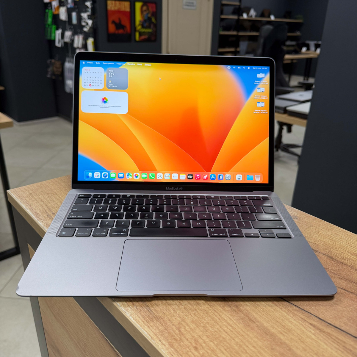 Ноутбук Apple A2337 MacBook Air (2020)/ 13.3" (2560×1600) Retina IPS/ Apple M1/ 8 GB/ 256 GB SSD (Б\В)