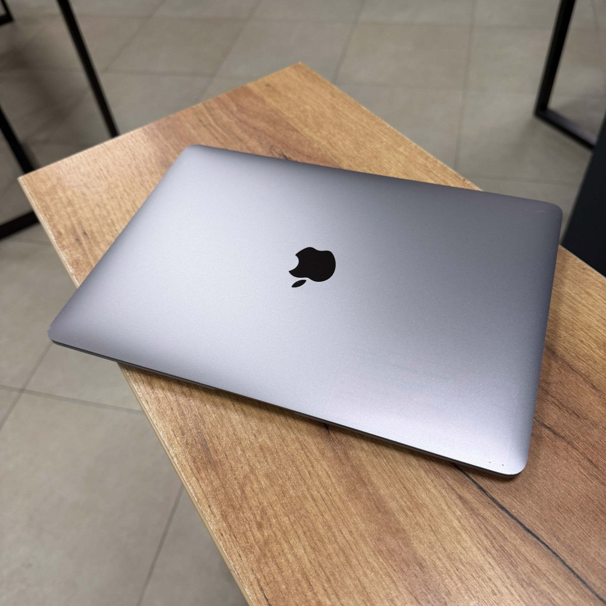 Ноутбук Apple A2337 MacBook Air (2020)/ 13.3" (2560×1600) Retina IPS/ Apple M1/ 8 GB/ 256 GB SSD (Б\В)