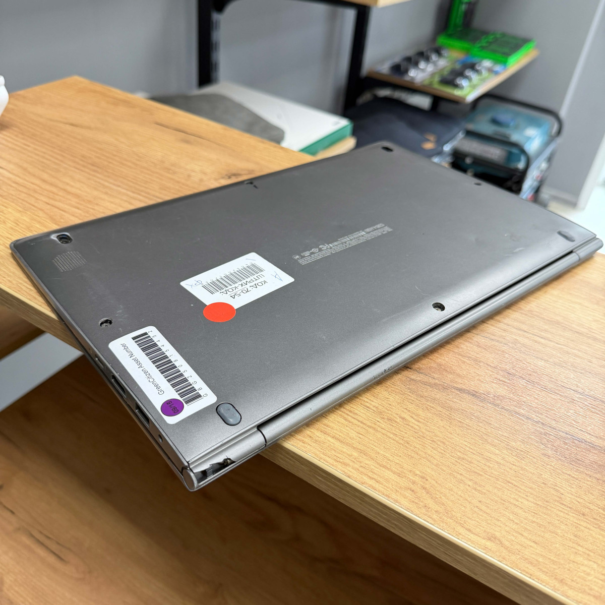 Ультрабук LG gram 15Z980/ 15.6" FullHD, IPS сенсорний/ Intel Core i7 8550U (4 ядра/ 8 потоків)/ Intel UHD 620/ 16 GB/ 256 GB SSD (Б/В)