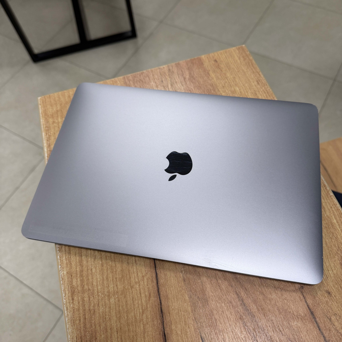 Ноутбук Apple A1932 MacBook Air (2018)/ 13.3" (2560x1600) Retina, IPS/ Intel Core i5 (1.60 - 3.6 ГГц)/ Intel UHD 617/  8 GB/ 128 GB SSD/ NO Microphone (Б\В)