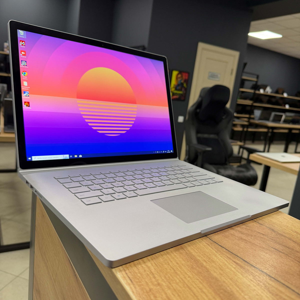Ігровий ноутбук-трансформер Microsoft Surface 3 1899/ 15" 3K (3240x2160), IPS сенсорний/ Intel Core i7 1065G7 (1.30 - 3.9 ГГц)/ NVIDIA GeForce GTX 1660 Ti (на 6 GB) Max-Q/ 16 GB/ 256 GB NVME (Б/В)