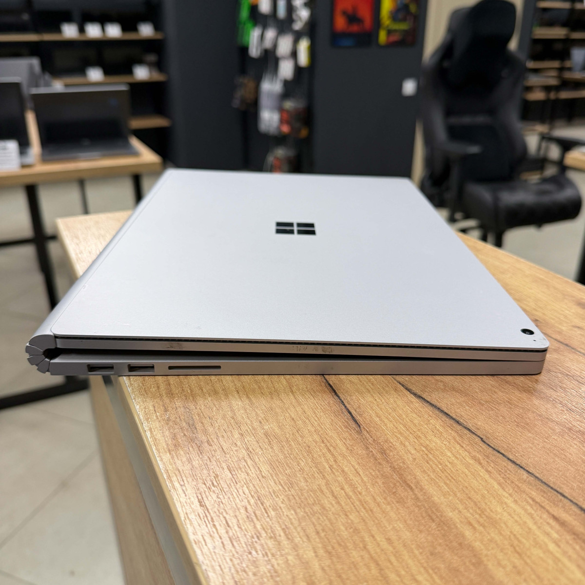 Ігровий ноутбук-трансформер Microsoft Surface 3 1899/ 15" 3K (3240x2160), IPS сенсорний/ Intel Core i7 1065G7 (1.30 - 3.9 ГГц)/ NVIDIA GeForce GTX 1660 Ti (на 6 GB) Max-Q/ 16 GB/ 256 GB NVME (Б/В)