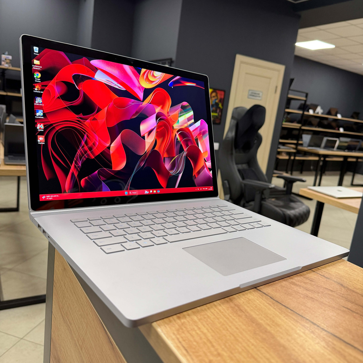 Ігровий ноутбук-трансформер Microsoft Surface 3 1899/ 15" 3K (3240x2160), IPS сенсорний/ Intel Core i7 1065G7 (1.30 - 3.9 ГГц)/ NVIDIA GeForce GTX 1660 Ti (на 6 GB) Max-Q/ 16 GB/ 256 GB NVME (Б/В)