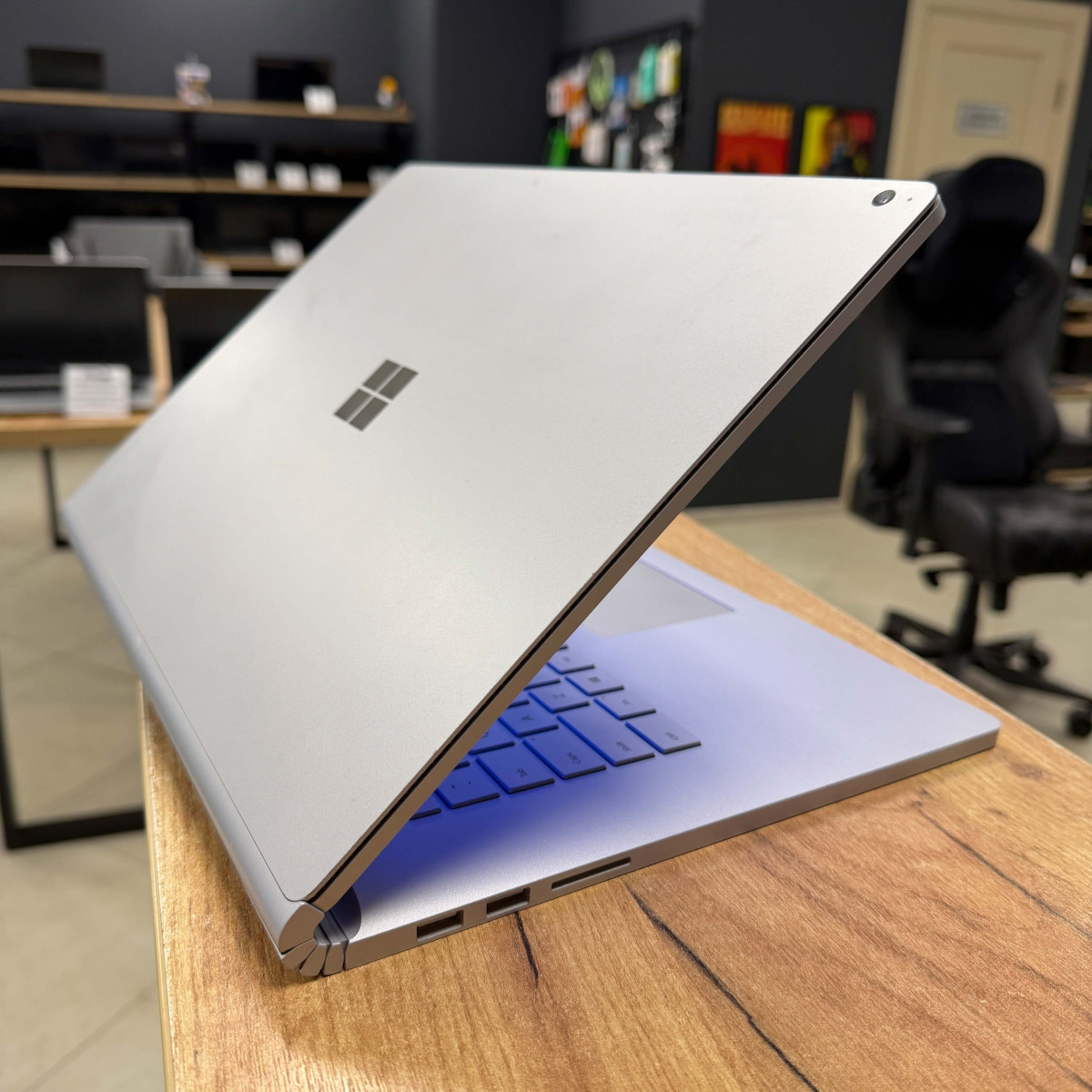 Ігровий ноутбук-трансформер Microsoft Surface 3 1899/ 15" 3K (3240x2160), IPS сенсорний/ Intel Core i7 1065G7 (1.30 - 3.9 ГГц)/ NVIDIA GeForce GTX 1660 Ti (на 6 GB) Max-Q/ 16 GB/ 256 GB NVME (Б/В)