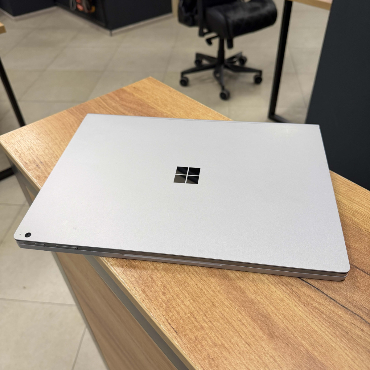 Ігровий ноутбук-трансформер Microsoft Surface 3 1899/ 15" 3K (3240x2160), IPS сенсорний/ Intel Core i7 1065G7 (1.30 - 3.9 ГГц)/ NVIDIA GeForce GTX 1660 Ti (на 6 GB) Max-Q/ 16 GB/ 256 GB NVME (Б/В)