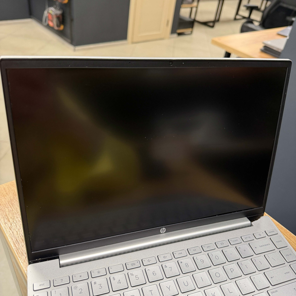 УЦІНКА! Ультрабук HP Pavilion 13z-be000/ 13.3" FullHD, IPS/  AMD Ryzen 5 5600U (6 ядер/ 12 потоків)/ AMD Radeon RX Vega 7/ 8 GB/ 256 GB NVME (Б\В)