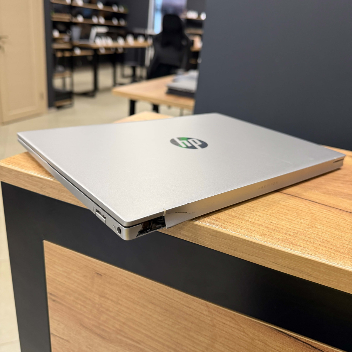 УЦІНКА! Ультрабук HP Pavilion 13z-be000/ 13.3" FullHD, IPS/  AMD Ryzen 5 5600U (6 ядер/ 12 потоків)/ AMD Radeon RX Vega 7/ 8 GB/ 256 GB NVME (Б\В)