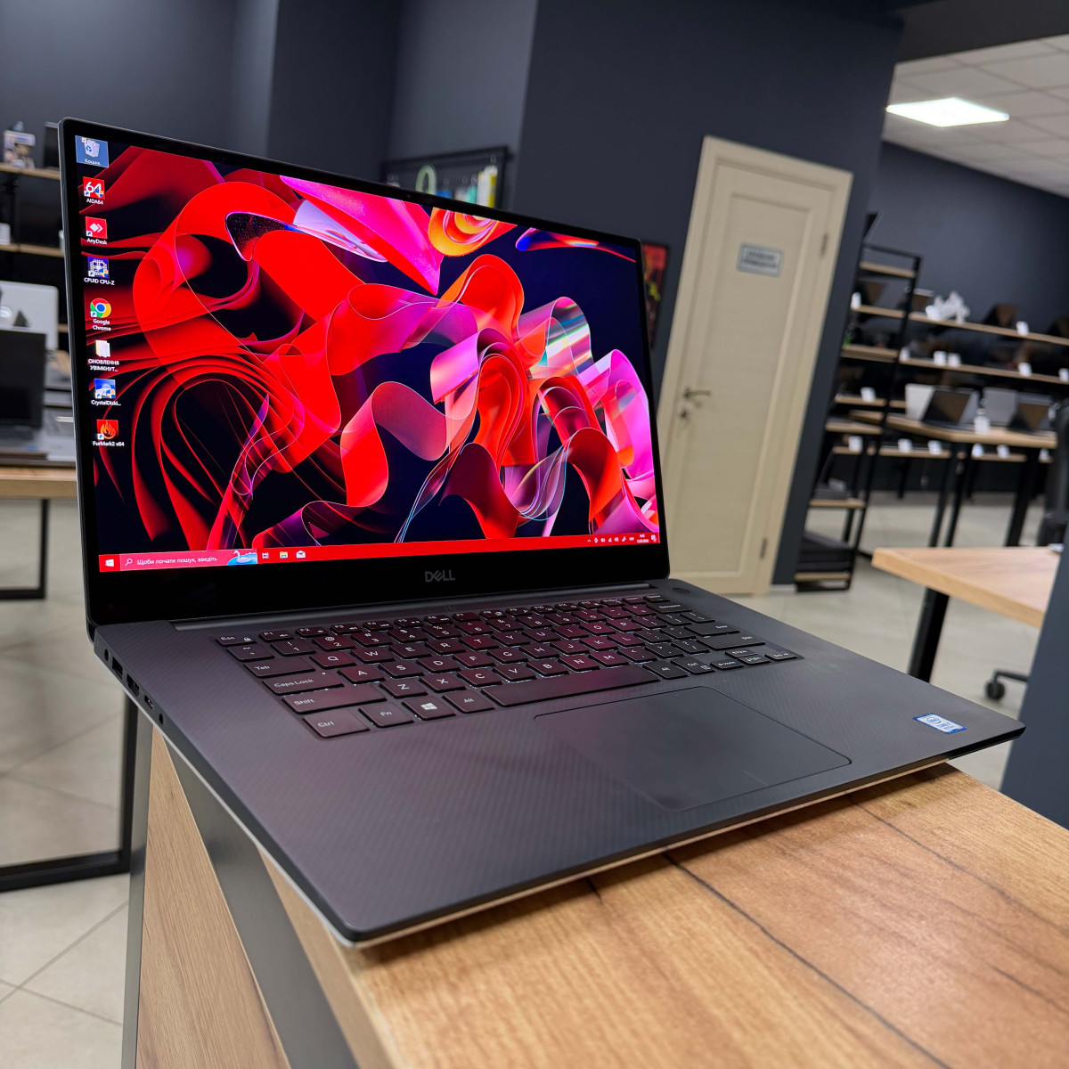 Ігровий ноутбук Dell XPS 15 7590/ 15.6" 4K (3840x2160), IPS сенсорний/ Intel Core i7 9750H (6 ядер/ 12 потоків)/ NVIDIA GeForce GTX 1650 (на 4 GB)/ 16 GB/ 256 GB NVME (Б/В)