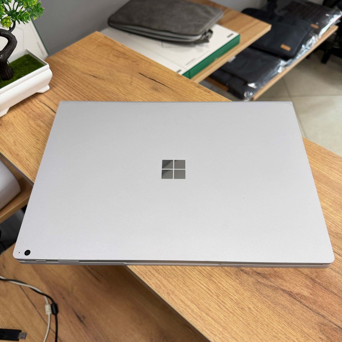 Ігровий ноутбук - трансформер 2в1 Microsoft Surface Book 2 1793/ 15" 3K (3240x2160), IPS сенсорний/ Intel Core i7 8650U/ NVIDIA GeForce GTX 1060 (на 6 GB)/ 16 GB/ 1 TB SSD NVME (Б\В)