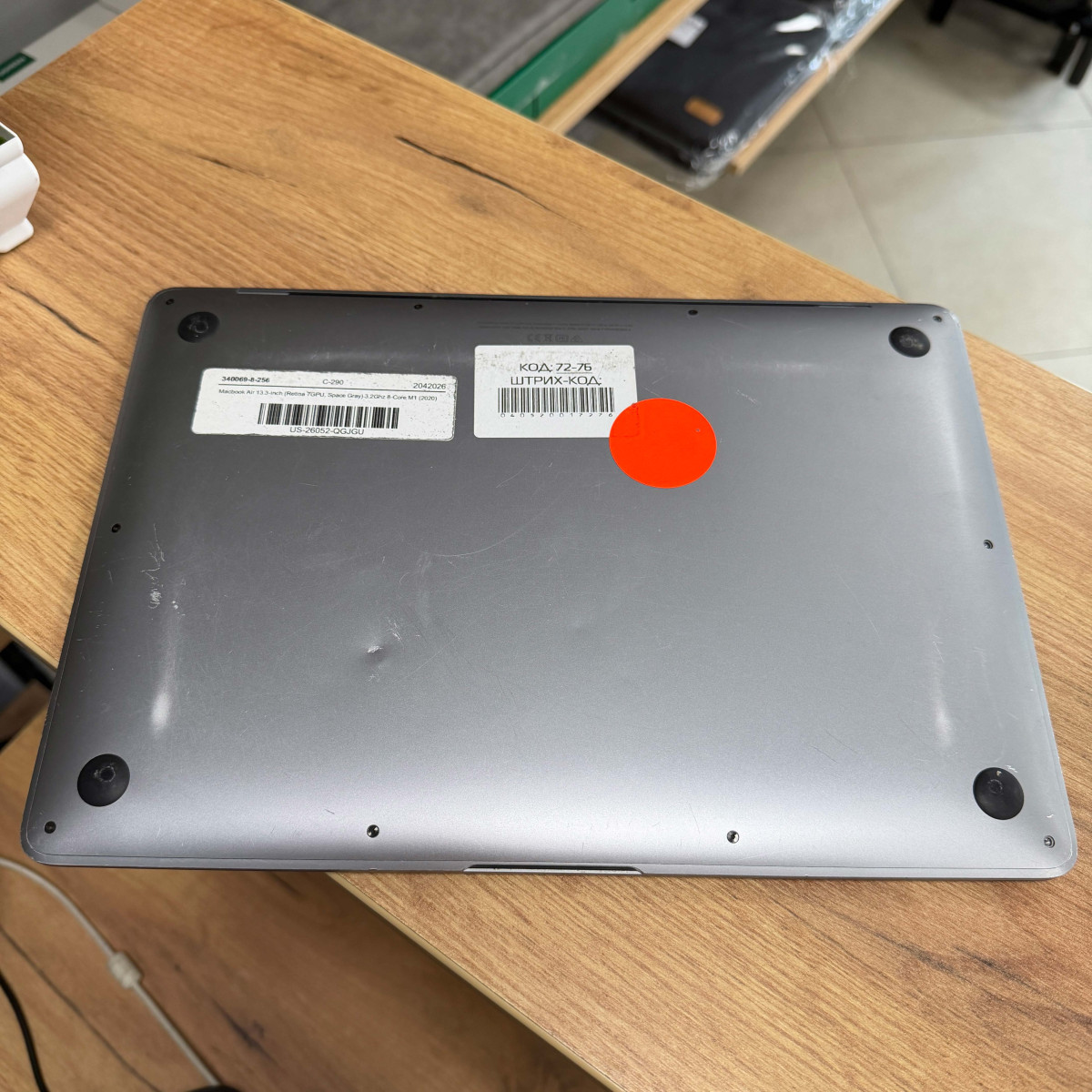 УЦІНКА! Ультрабук Apple A2337 MacBook Air (2020)/ 13.3" (2560×1600) Retina IPS/ Apple M1/ 8 GB/ 256 GB SSD (Б\В)
