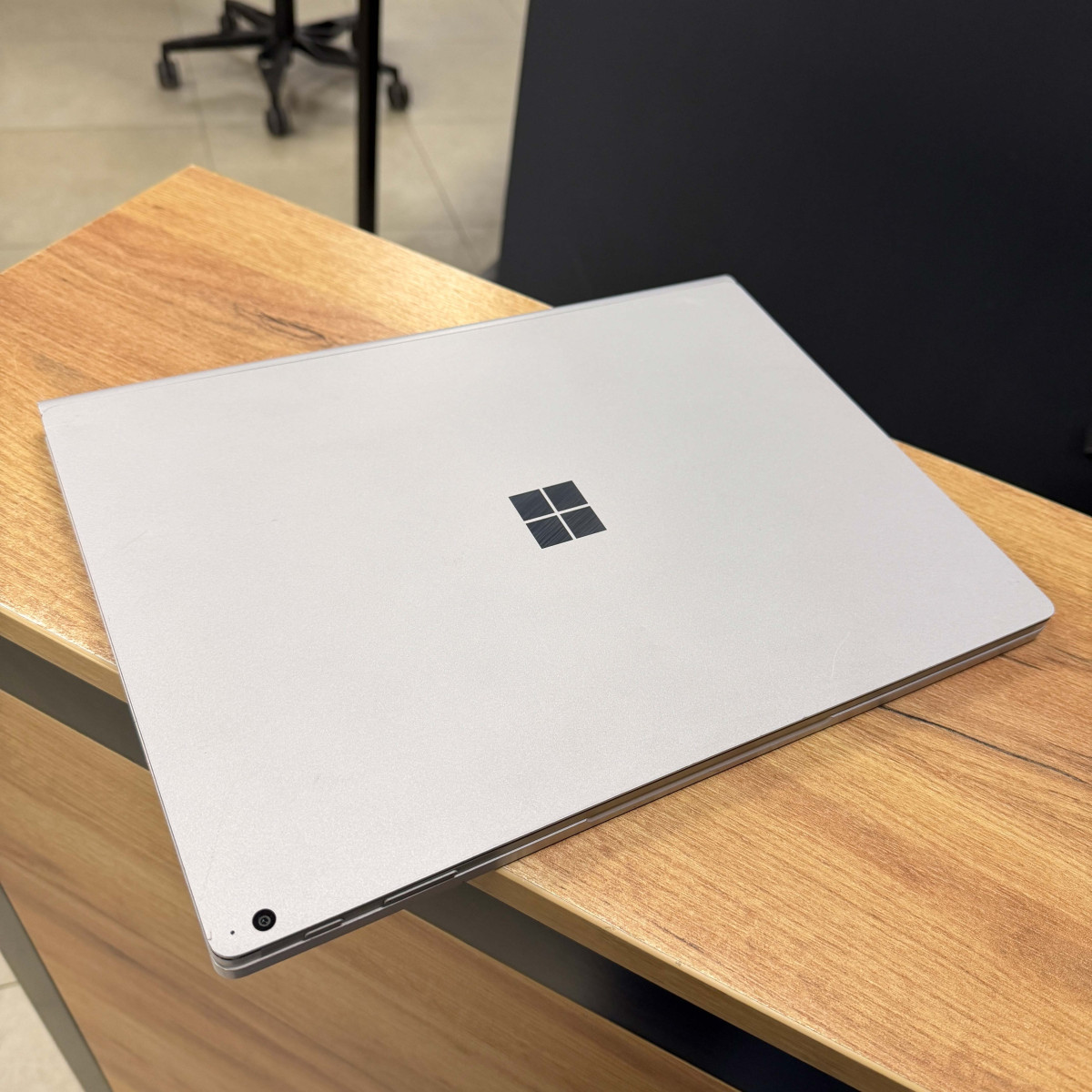 Ігровий ноутбук-трансформер Microsoft Surface 3 1899/ 15" 3K (3240x2160), IPS сенсорний/ Intel Core i7 1065G7 (1.30 - 3.9 ГГц)/ NVIDIA GeForce GTX 1660 Ti (на 6 GB) Max-Q/ 16 GB/ 256 GB NVME (Б/В)