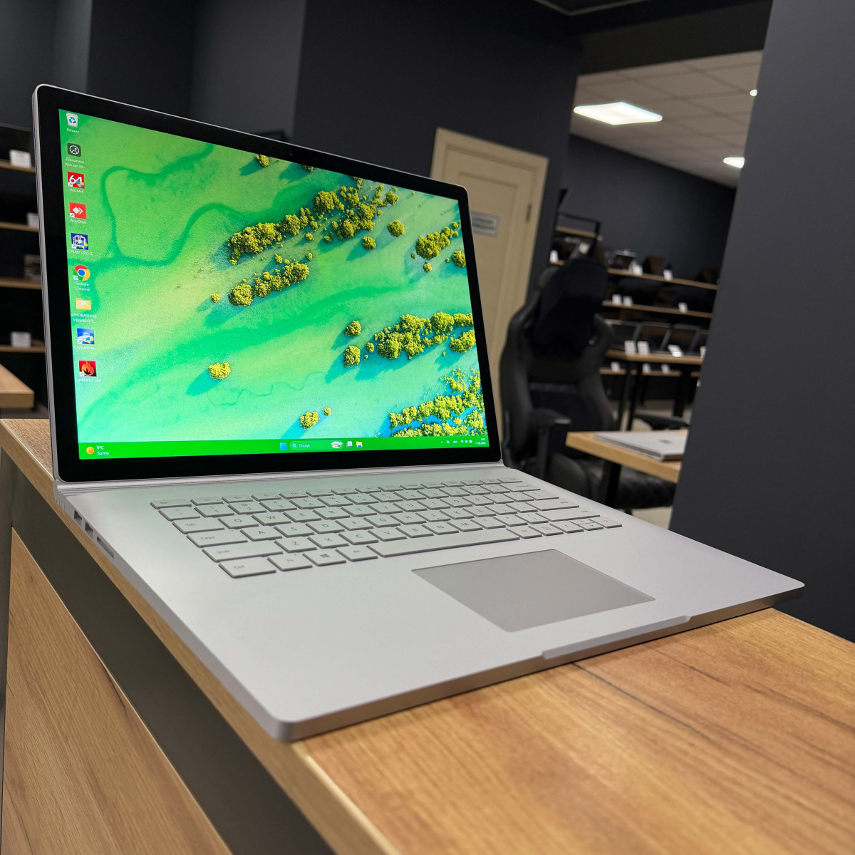 Ігровий ноутбук-трансформер Microsoft Surface 3 1899/ 15" 3K (3240x2160), IPS сенсорний/ Intel Core i7 1065G7 (1.30 - 3.9 ГГц)/ NVIDIA GeForce GTX 1660 Ti (на 6 GB) Max-Q/ 16 GB/ 256 GB NVME (Б/В)