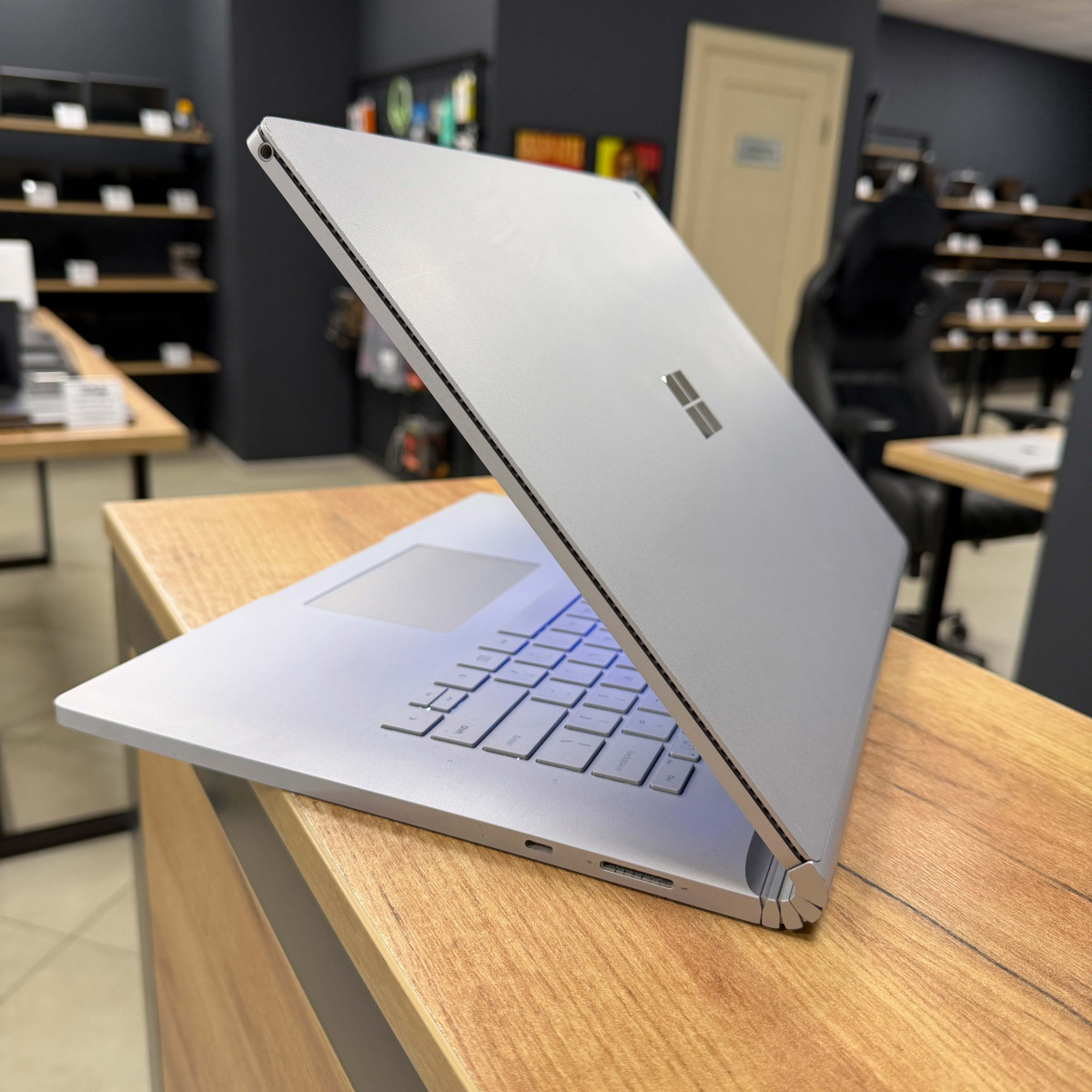 Ігровий ноутбук-трансформер Microsoft Surface 3 1899/ 15" 3K (3240x2160), IPS сенсорний/ Intel Core i7 1065G7 (1.30 - 3.9 ГГц)/ NVIDIA GeForce GTX 1660 Ti (на 6 GB) Max-Q/ 16 GB/ 256 GB NVME (Б/В)