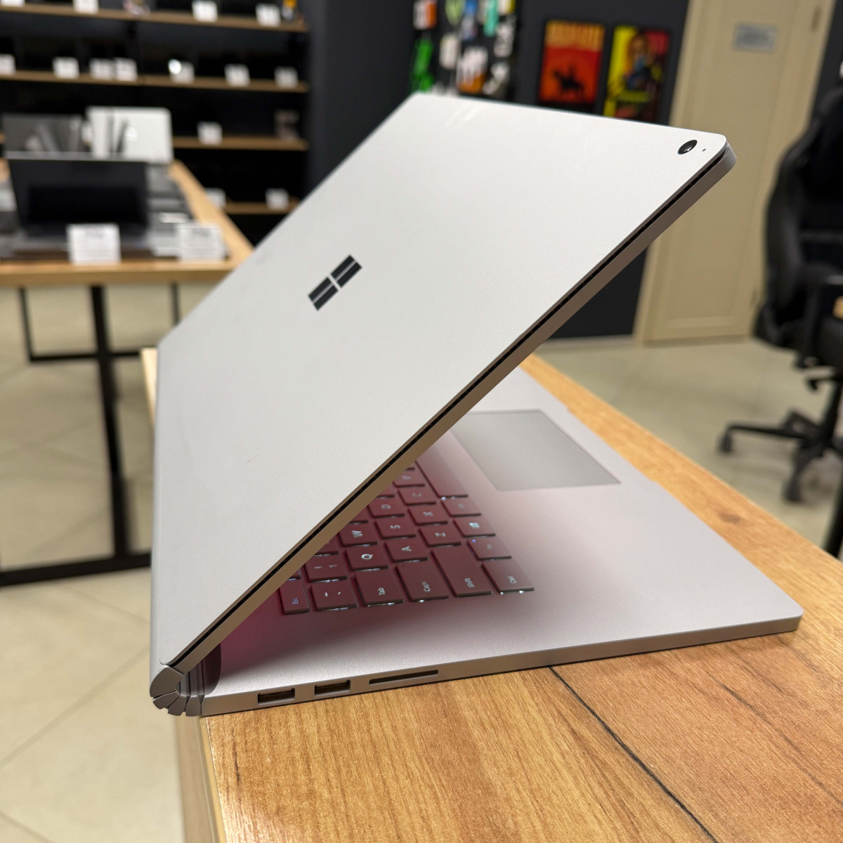 Ігровий ноутбук-трансформер Microsoft Surface 3 1899/ 15" 3K (3240x2160), IPS сенсорний/ Intel Core i7 1065G7 (1.30 - 3.9 ГГц)/ NVIDIA GeForce GTX 1660 Ti (на 6 GB) Max-Q/ 16 GB/ 256 GB NVME (Б/В)