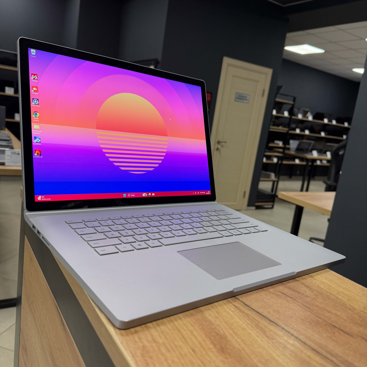 Ігровий ноутбук-трансформер Microsoft Surface 3 1899/ 15" 3K (3240x2160), IPS сенсорний/ Intel Core i7 1065G7 (1.30 - 3.9 ГГц)/ NVIDIA GeForce GTX 1660 Ti (на 6 GB) Max-Q/ 16 GB/ 256 GB NVME (Б/В)