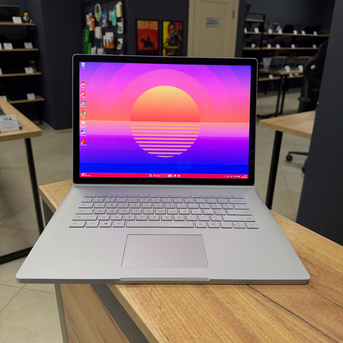 Ігровий ноутбук-трансформер Microsoft Surface 3 1899/ 15" 3K (3240x2160), IPS сенсорний/ Intel Core i7 1065G7 (1.30 - 3.9 ГГц)/ NVIDIA GeForce GTX 1660 Ti (на 6 GB) Max-Q/ 16 GB/ 256 GB NVME (Б/В)
