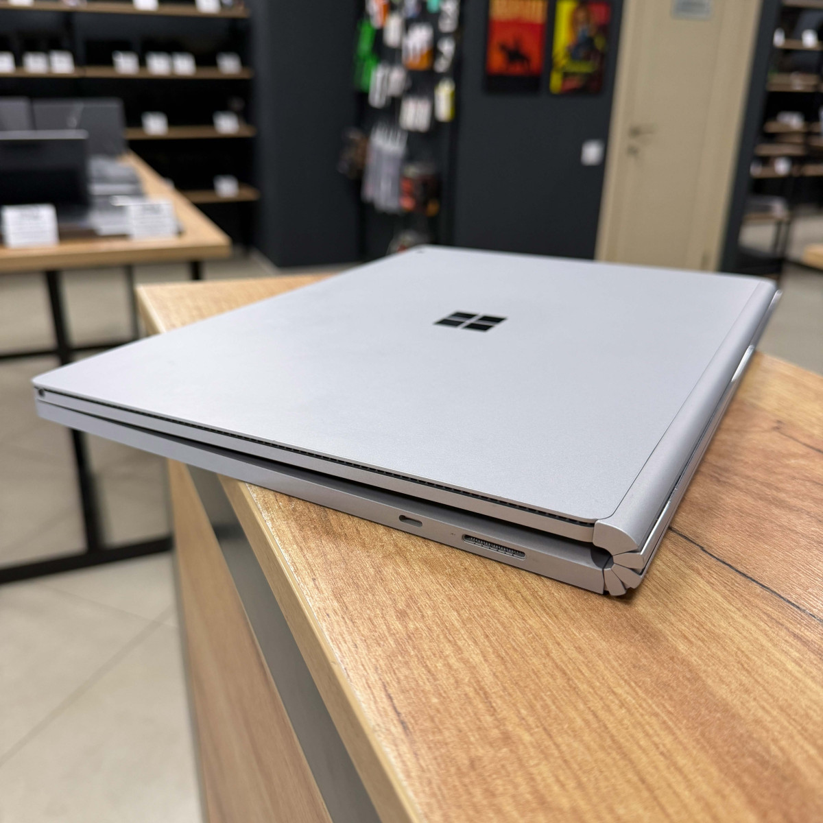 Ігровий ноутбук-трансформер Microsoft Surface 3 1899/ 15" 3K (3240x2160), IPS сенсорний/ Intel Core i7 1065G7 (1.30 - 3.9 ГГц)/ NVIDIA GeForce GTX 1660 Ti (на 6 GB) Max-Q/ 16 GB/ 256 GB NVME (Б/В)